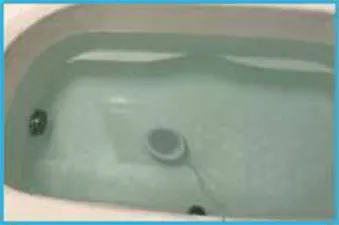 浴槽に電極を入れる手順